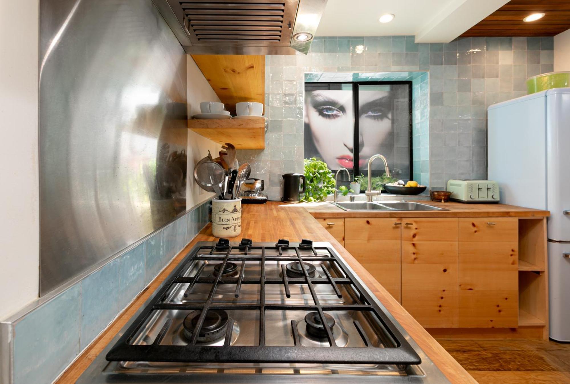 Venice Beach Studio With Large Private Patio Steps To The Beach Los Angeles Ngoại thất bức ảnh