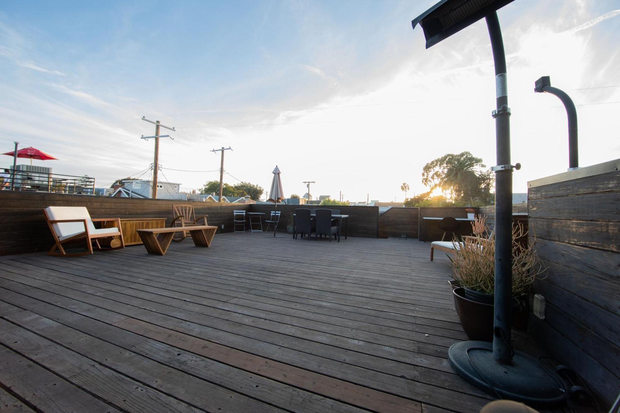 Venice Beach Studio With Large Private Patio Steps To The Beach Los Angeles Ngoại thất bức ảnh