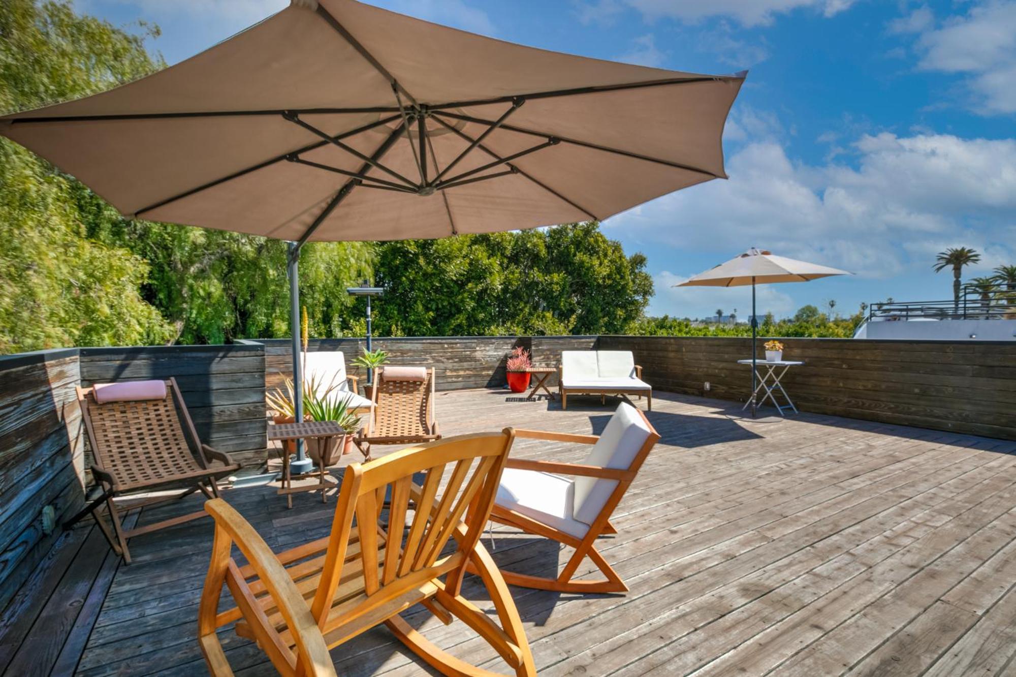 Venice Beach Studio With Large Private Patio Steps To The Beach Los Angeles Ngoại thất bức ảnh
