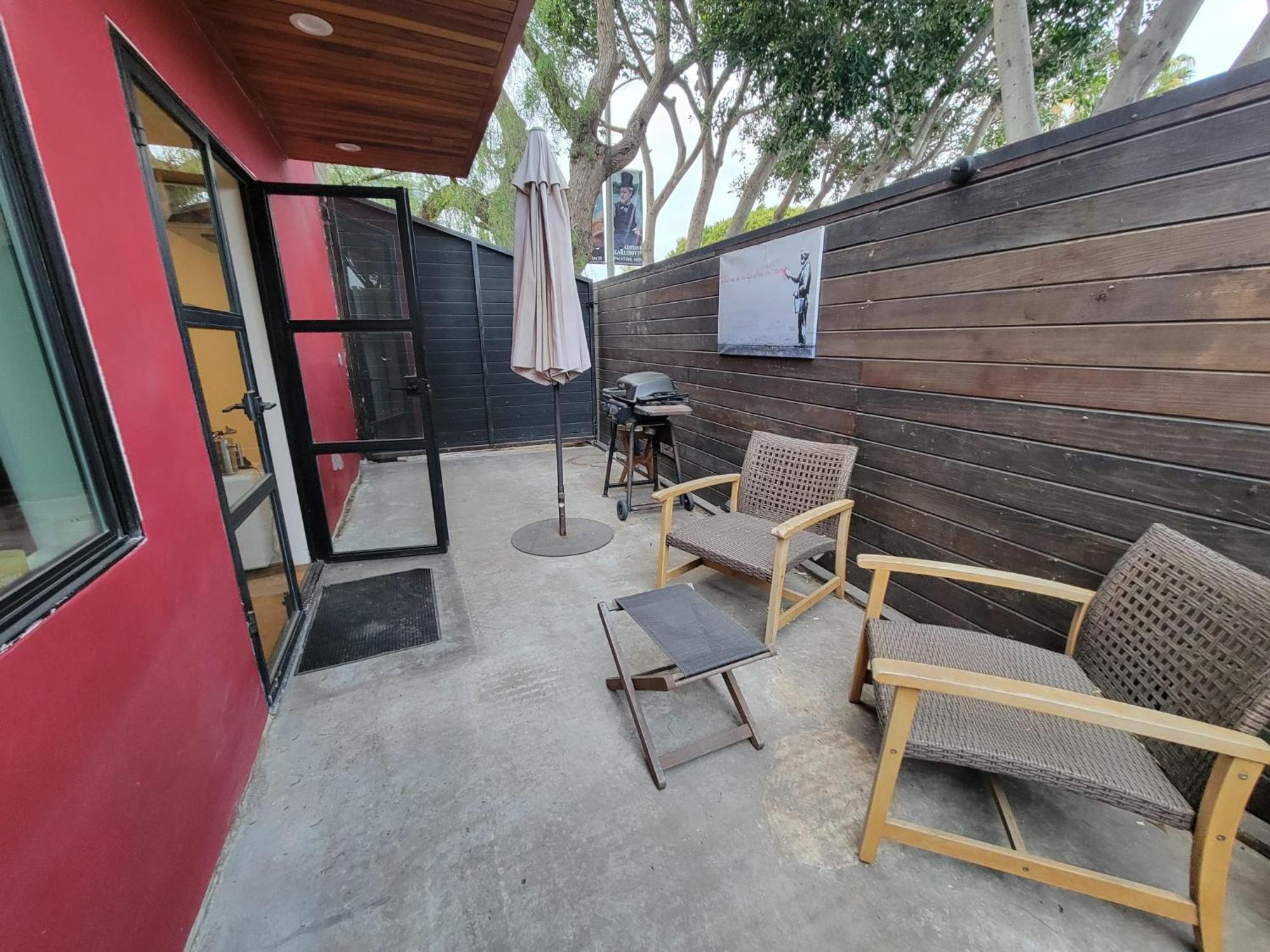 Venice Beach Studio With Large Private Patio Steps To The Beach Los Angeles Ngoại thất bức ảnh
