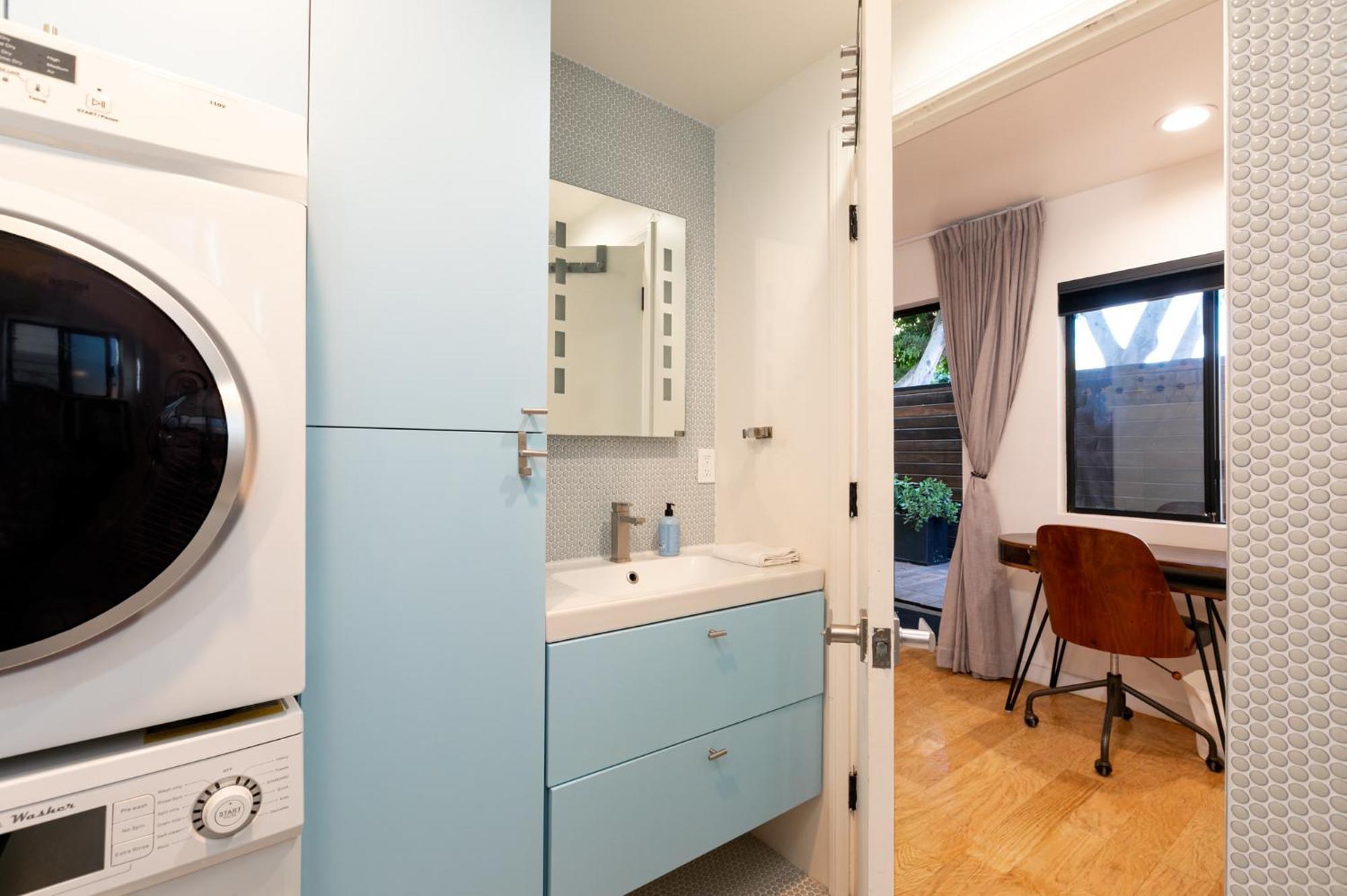Venice Beach Studio With Large Private Patio Steps To The Beach Los Angeles Ngoại thất bức ảnh